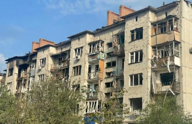 რუსებმა სლავიანსკი კასეტური ჭურვებით დაბომბეს - დაიღუპა ოთხი ადამიანი