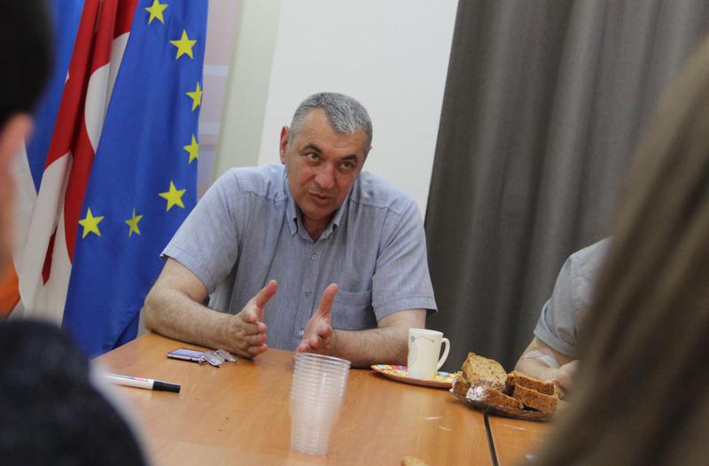 "არ აგორდება ამ დღის წესრიგით დიდი საპროტესტო ტალღა..." - რას წერს დავით ზურაბიშვილი ბოლო ხანს ქვეყანაში გამართულ საპროტესტო აქციებზე