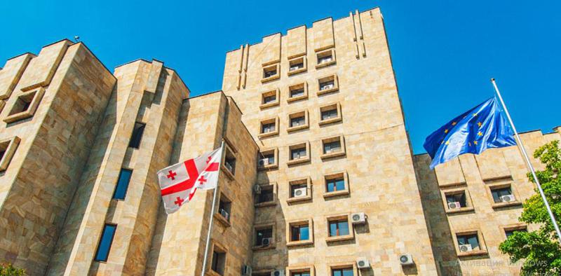 პროკურატურამ სასწრაფო დახმარების სამსახურის ყოფილ სამ მენეჯერს და ერთ-ერთი სამედიცინო კორპორაციის ყოფილ ორ წარმომადგენელს ბრალდება წარუდგინა