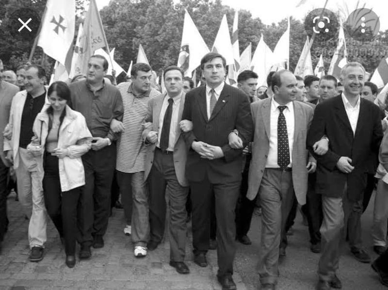 "მაშინ ყველა დავდიოდით ზურაბ ჟვანიასთან ვაშლიჯვარში, მიშასთან - საკრებულოში - ვითხოვდით, რომ ერთად ყოფილიყვნენ" - რას იხსენებს უგულავა 20 წლის წინანდელი მოვლენებიდან?