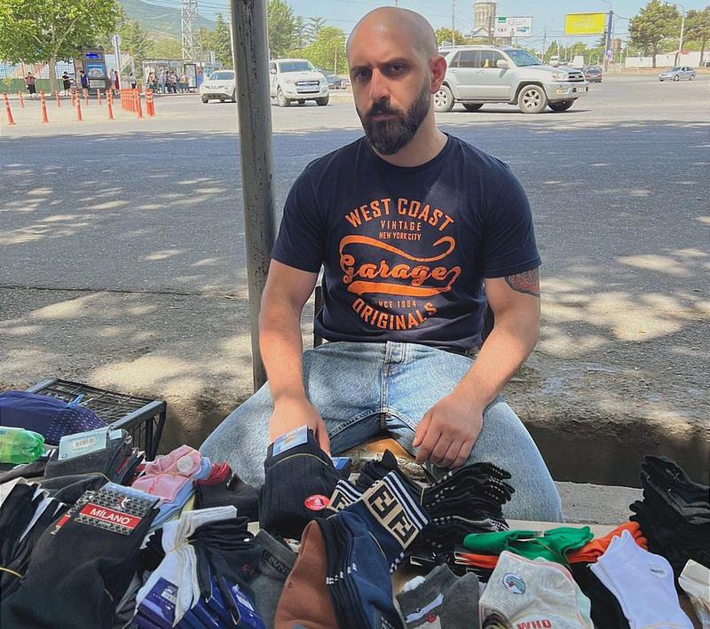 დღის ფოტო - "გირჩი მეტი თავისუფლების" წევრმა გარემოვაჭრის როლი მოირგო