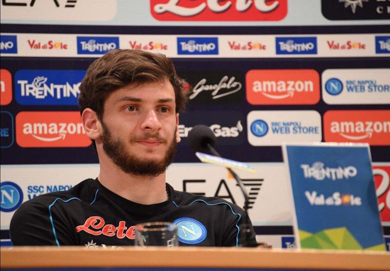 "ინსინიეს შესაცვლელად არ მოვსულვარ, მოვედი, რომ დიდი ფეხბურთი ვითამაშო... ჩემპიონობა? - მზად ვარ" - ხვიჩა კვარაცხელიას პრესკონფერენცია და ოფიციალური პრეზენტაცია იტალიურ მედიასთან