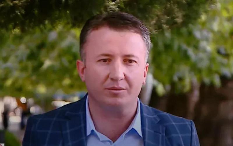 "ცდილობდნენ, უკან შებოჭილ ხელებზე დაეფიქსირებინათ ის ცეცხლსასროლი იარაღები, რომლებიც შემდეგ მისი ბინის ჩხრეკისას ამოიღეს" - სოსო გოგაშვილის ადვოკატი