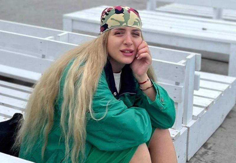 "მგონი კიდევ ვერ იაზრებთ, რას დაეტაკეთ... დრო გაჩვენებთ თქვენ ნამდვილ მოღალატეებს და სამარცხვინო ადამიანებს" - მეგი გოგიტიძე კრიტიკოსებს პასუხობს: რა ვიდეომიმართვას ავრცელებს მომღერალი?