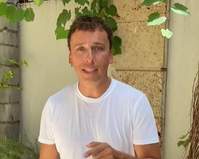 "იურმალაში კიტრი, პომიდორი და ყაბაყი მომყავს. გემრიელი ქართული კერძი ხომ არ გავაკეთო?!" - მაქსიმ გალკინი თბილისურ კონცერტს ქართულად აანონსებს, რომლის ბილეთებიც უკვე იყიდება