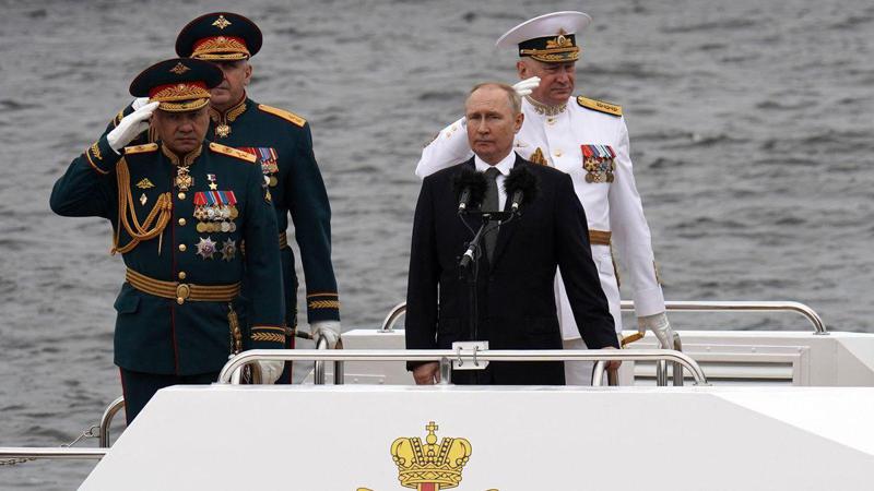 უკრაინელების მიერ პუტინისთვის ჩაშხამებული დღესასწაული და ახალი სამხედრო-საზღვაო დოქტრინა - მოსკოვის მსოფლიო ოკეანეში დომინირების ამბიცია და რეალური შესაძლებლობები