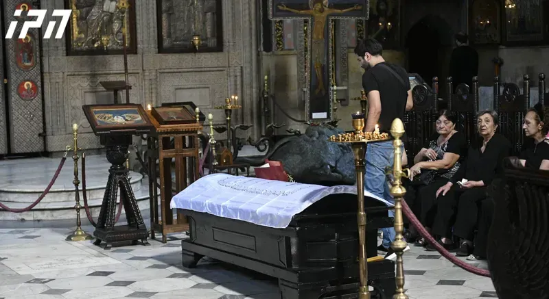 სიონის საკათედრო ტაძარში მომღერალ მამუკა ონაშვილის სამოქალაქო პანაშვიდი მიმდინარეობს