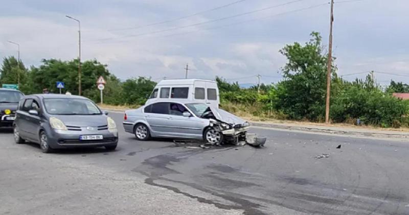 გორთან ავტოსაგზაო შემთხვევისას, 3 ადამიანი დაშავდა, მათ შორის არიან ბავშვები