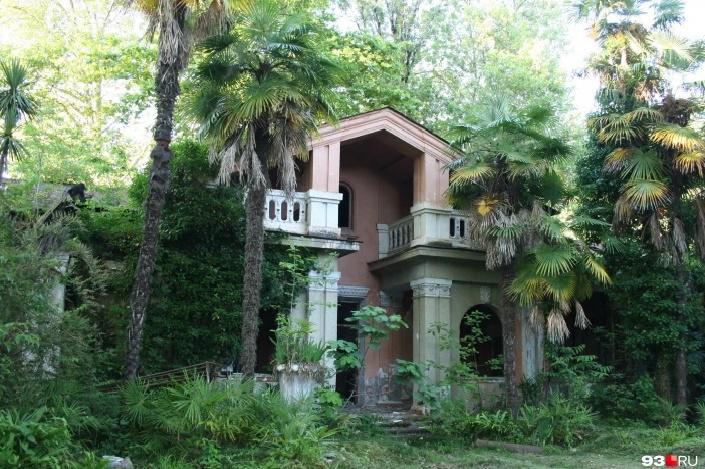 "თუ ადამიანს სურს, სიცოცხლით გარისკოს, შეუძლია აქ წავიდეს... აქვთ ამბიცია, რომ მათ ველურ ტრადიციებს მოვერგოთ" - აფხაზეთი რუსი ტურისტების კრიტიკის ქარცეცხლში ეხვევა