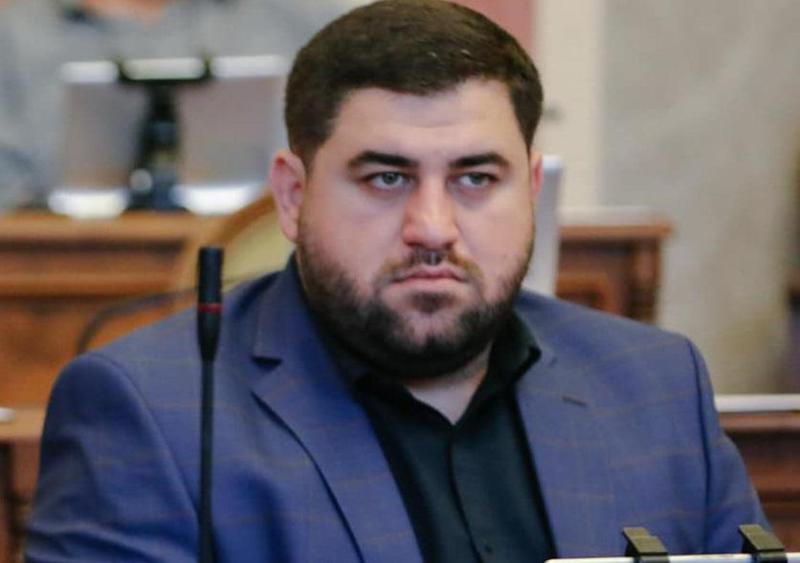 "დღეს სტუმარია ეგ ჩემი, თუნდ ზღვა ემართოს სისხლისა" - "ქართული ოცნების" დეპუტატი რუსეთის მოქალაქეებზე გაკეთებულ განცხადებას განმარტავს