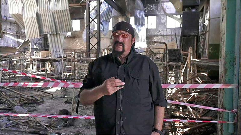 სტივენ სიგალი ოკუპირებულ დონბასში ჩავიდა და ომზე დოკუმენტური ფილმის გადაღებას გეგმავს - "მას სურს, ომის შესახებ საზოგადოების აღქმა შეცვალოს"