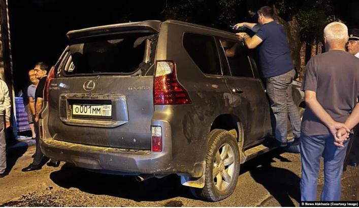 ოკუპირებულ აფხაზეთში "ჩერნომორენერგოს" ყოფილი დირექტორის, ასლან ბასარიას  ავტომობილს ცეცხლი გაუხსნეს