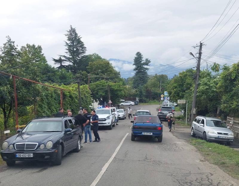 "გაშორებულები იყვნენ, მაგრამ მამაკაცი არ ასვენებდა გოგოს, ხშირად აკითხავდა. მკვლელობა აბაზანაშია მომხდარი" - მძიმე დანაშაული ოზურგეთში: რა ახალი დეტალები ხდება ცნობილი?