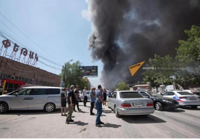 ერევანში სავაჭრო ცენტრში აფეთქება მოხდა, არიან დაშავებულები (ვიდეო)