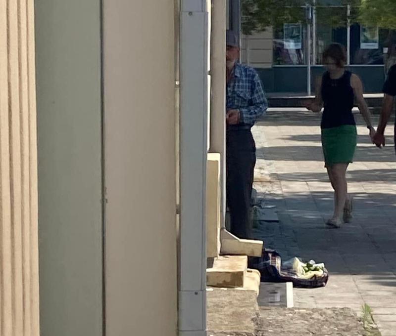 "მესიჯი მომივიდა 400 ევრო გაიტანეთო, გავიქეცი უკან გიჟივით, მივედი ბანკომატთან, სიცარიელეა, გვერდზე ეს საყვარელი ბაბუ იდგა და... აგერაა, ბაბუ, ფულიო" - რას წერს ინტერნეტმომხმარებელი?