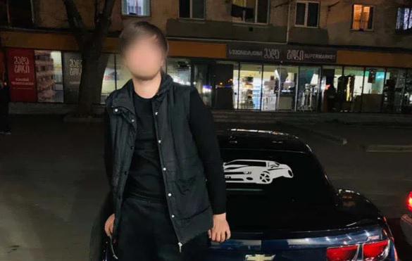 "ვაპირებდი დედაჩემის მოკვლას ფანჯრიდან გადმოგდების გზით" - რას ამბობს ჩვენებაში დედის მკვლელობაში ბრალდებული 17 წლის ბიჭი