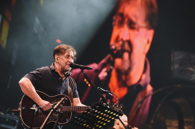 იური შევჩუკი რუსული არმიის "დისკრედიტაციისთვის" 50 000 რუბლით დააჯარიმეს - პოლიციელ კამალოვას თქმით, მას მუსიკოსის დაკავებაც სურდა