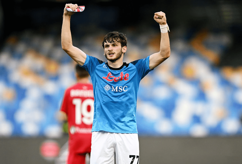 ხვიჩა კვარაცხელიას პირველი დუბლი იტალიის ჩემპიონატში - ნახეთ, როგორ სკანდირებს მარადონას სახელობის სტადიონი მის სახელსა და გვარს