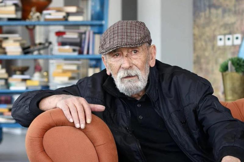 უკრაინის დედაქალაქ კიევში ვახტანგ კიკაბიძის სახელი მიენიჭა ქუჩას, რომელიც მანამდე მიხეილ ბულგაკოვის სახელობის იყო