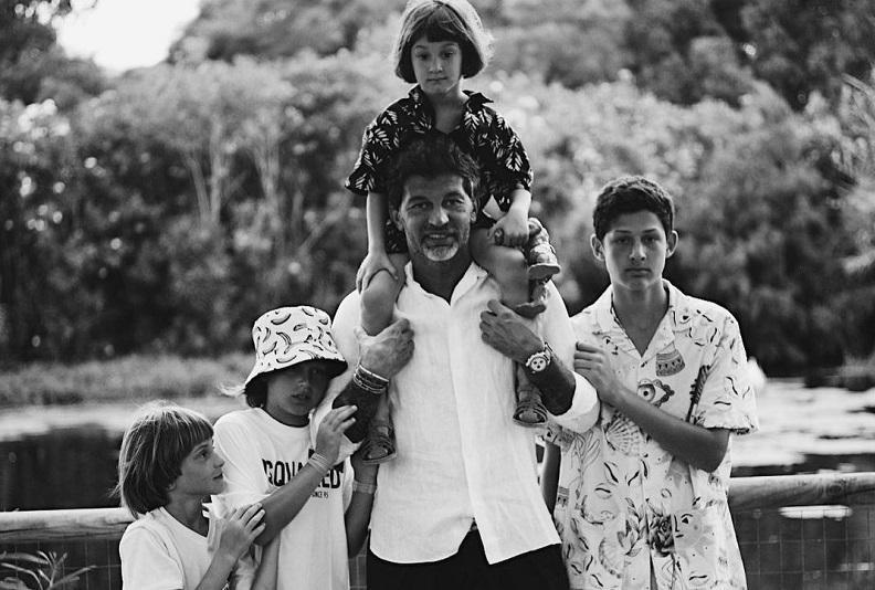 კალაძეები - დედაქალაქის მერი ვაჟებთან ერთად გადაღებულ ფოტოს აქვეყნებს