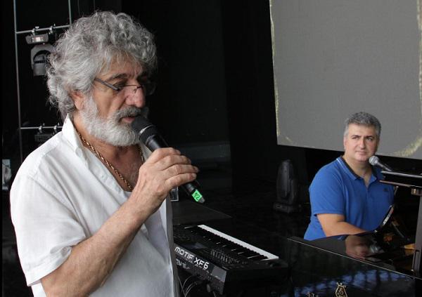 "პირველი არიის დაწყებამდე, ჩვეულზე უფრო დიდი პაუზა გააკეთა, წელში ოდნავ მოხრილი იყო…  თურმე ძლივს იდგა სცენაზე... " - გია ბაღაშვილის მოგონება თემურ წიკლაურზე