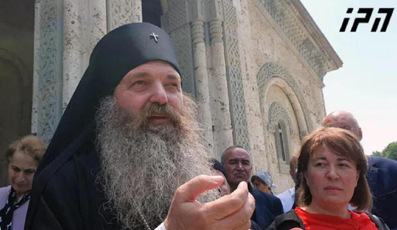 მეუფე იაკობი: "რუსები თუ ტერიტორიით გვემუქრებიან, უცხოეთი ან ევროკავშირი - ვიზებს ჩამოგართმევთო..."