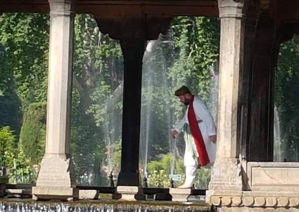 "კინოში მიღებენ, კინოში! იქაც მებაღე ვარ, ოღონდ მაჰარაჯების და მოგულის ბაღების" - რას წერს ზურა შევარდნაძე