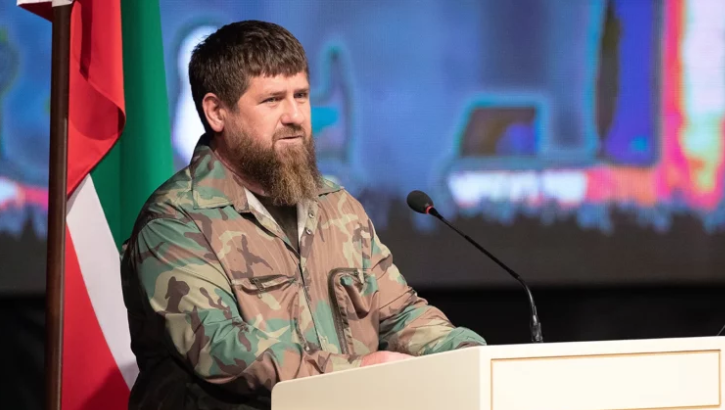 კადიროვმა წასვლა ისევ გადაიფიქრა - "მე შემიძლია წავიდე მხოლოდ ხალხისა და რუსეთის პრეზიდენტის თხოვნით"