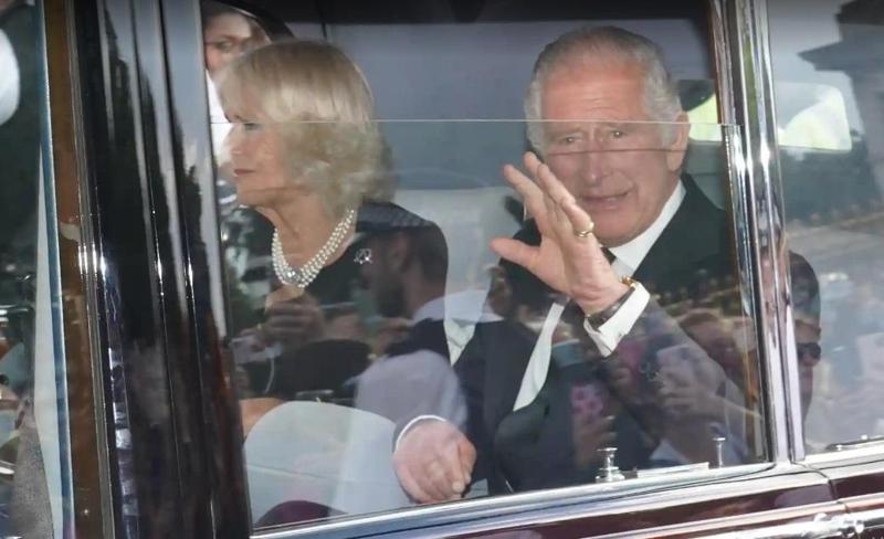 მეფე ჩარლზ III-მ დღეს ლონდონის ბუკინგემის სასახლეში პირველი აუდიენცია გამართა