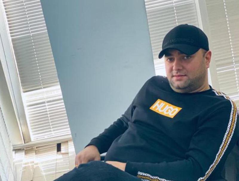 პოლიციის თანამშრომლის დაჭრისთვის დაკავებულს ბრალი წაუყენეს - რა მოხდა ტაბიძის ქუჩაზე?