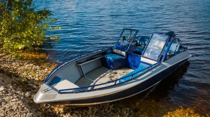 "ხერსონის ოლქში ოკუპანტები მდინარე დნეპრის გადაღმა ადგილობრივი მოსახლეობისგან მოპარული მოტორიანი ნავებით გარბიან" - უკრაინის დაზვერვა