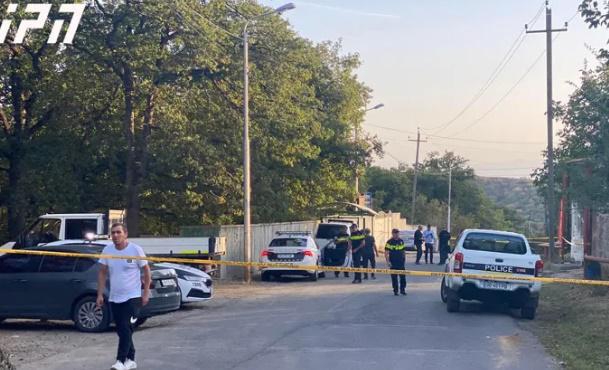 კიკეთში სროლის დროს დაჭრილი ერთი პირი გარდაიცვალა - რა ვითარებაა შემთხვევის ადგილზე და რას აცხადებენ შსს-ში: ახალი დეტალები