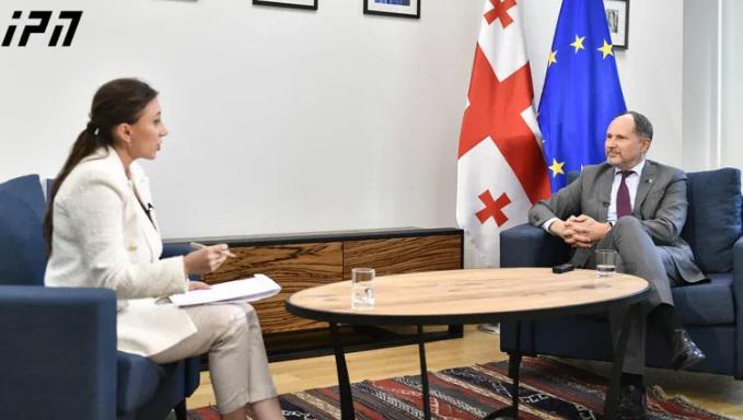 "როცა გსურს გახდე ევროპული ოჯახის წევრი, ხარ ძალიან ფრთხილი, თუ როგორ ახასიათებ ამ ოჯახის წევრებს" - საქართველოში ევროკავშირის ახალი ელჩი, ჰაველ ჰერჩინსკი