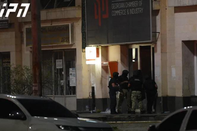 "სპეცოპერაცია წარმატებით დასრულდა..." - შსს-ს პირველი კომენტარი ბანკზე თავდამსხმელის დაკავების შემდეგ
