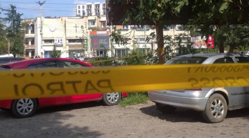 არსებული ინფორმაციით, ქუთაისში, "საქართველოს ბანკის“ ფილიალში შეჭრილი შეიარაღებული პირი 2 მილიონ დოლარს ითხოვს