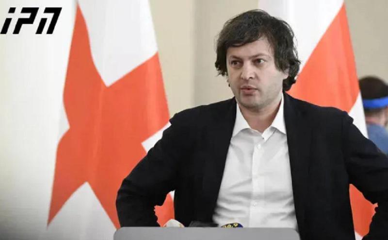 "ნაციონალები“ რუსულ რუბლებს ისვრიან პარლამენტის დარბაზში, ჩვენ დედას ვაგინებთ მათ, ისინი ირგებენ, რა ვქნათ? როგორ უნდა მოხდეს ასეთ პირობებში დეპოლარიზაცია?" - კობახიძე