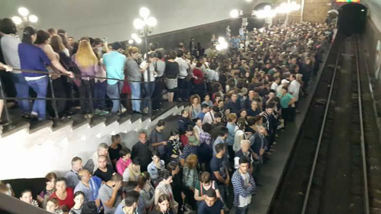 "მეტროში საცობს მგზავრები ქმნიან" - თბილისის ტრანსპორტისა და ურბანული სამსახურის ხელმძღვანელი