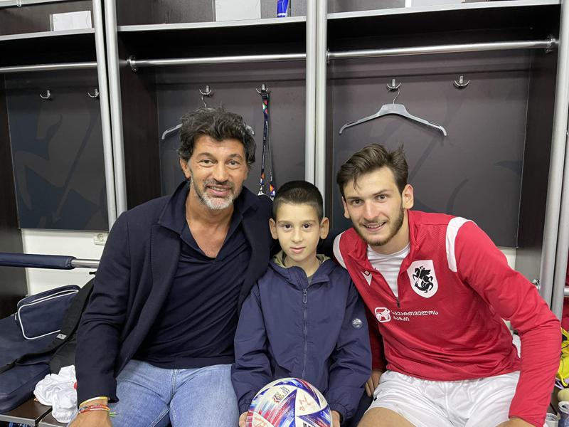 "გუგამ დღეს ყველაზე ბედნიერი დღე მაქვსო..." - რა ფოტოს აქვეყნებს მამუკა მდინარაძე?