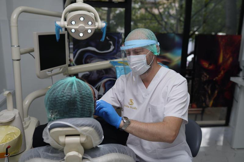 პრობლემები, რომელსაც კბილის დაკარგვა იწვევს – „სმაილ სტუდიო“ სრულ ორთოპედიულ მომსახურებას გთავაზობთ