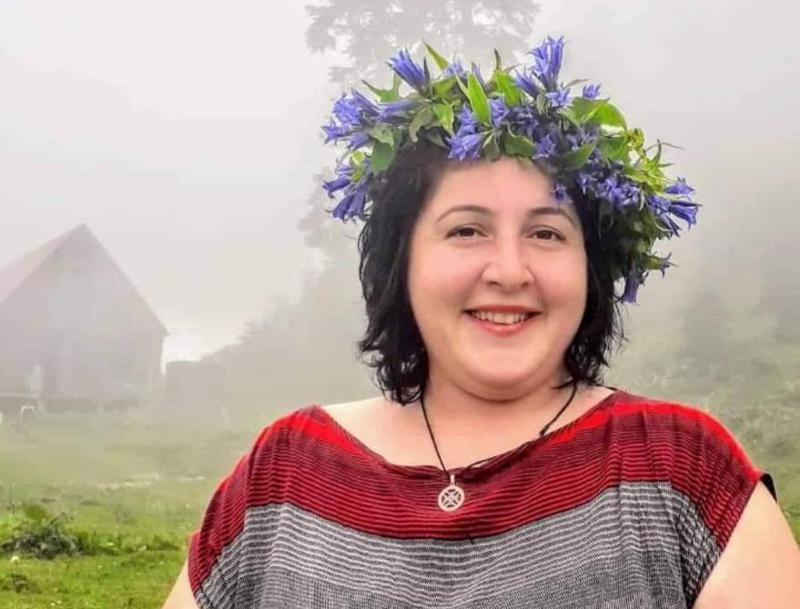 "ბეწვის ხიდზე გვიწევს გავლა, აგენტებიც მოდიან და კეთილგანწყობილი ადამიანებიც, ვერ გაარკვევ, ვინ ვინაა" - ტური გიდთან ერთად, რომლის ვიდეოც ინტერნეტჰიტად იქცა