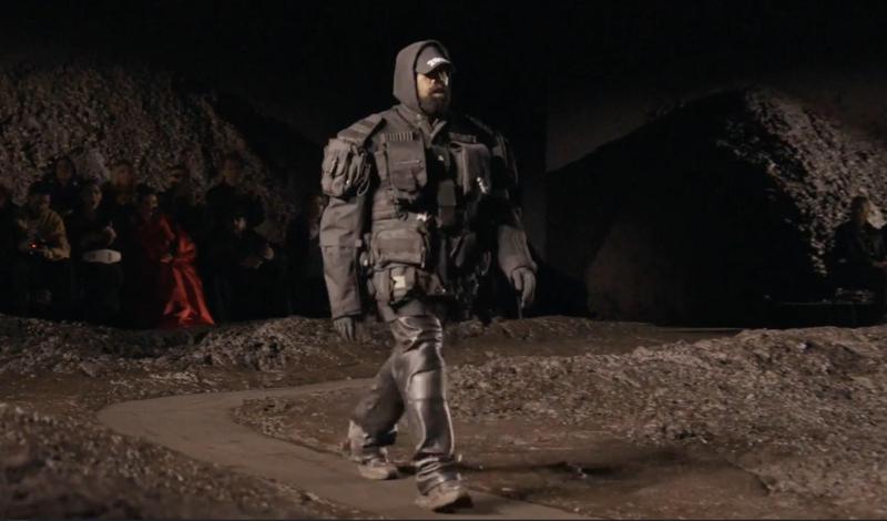 დემნას "ტალახის შოუ" - Balenciaga-მ პარიზში ახალი კოლექცია უცნაურ გარემოში წარადგინა (ვიდეო)