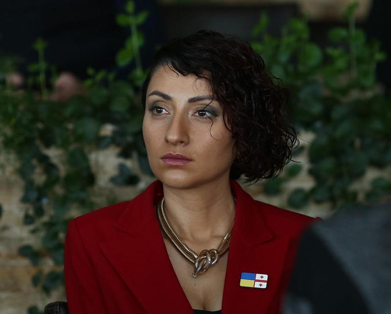 "...კულტურა ზიანდება" - გამომცემელთა მსოფლიო ასოციაციას, ისტორიაში პირველად, ქართული ვიცე-პრეზიდენტი ჰყავს: რას ფიქრობს გვანცა ჯობავა ქვეყანაში კულტურის პოლიტიკასა და მის მინისტრზე?