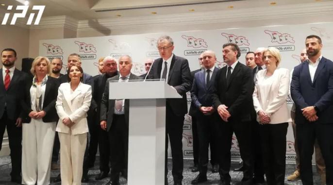 "ქართულ ოცნებას" კიდევ 5 დეპუტატი ტოვებს - ვინ უერთდება ე.წ. ოთხეულს?