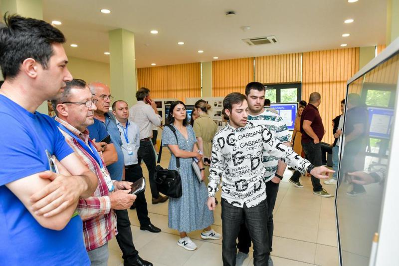 სტუდენტების მიერ შექმნილი ინოვაციური პლატფორმა მეწარმე ქალს საჩუქრად გადაეცა