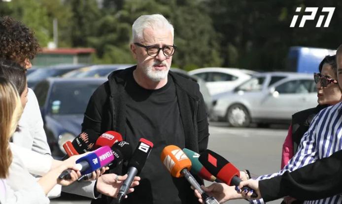 ადვოკატის განცხადებით, ნევროლოგის მოთხოვნით მიხეილ სააკაშვილს თმის ნიმუში აუღეს და კუნთის ბიოფსია გაუკეთეს