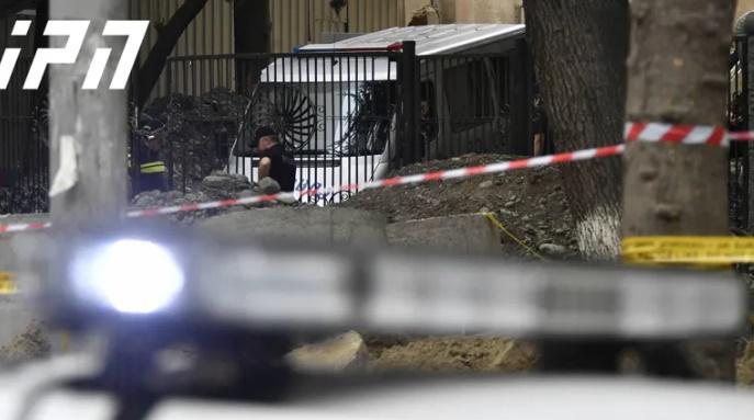 ბათუმში მშენებარე კორპუსის მე-10 სართულიდან მამაკაცი გადავარდა და გარდაიცვალა