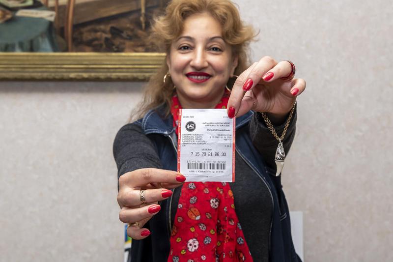 თბილისელმა ქალბატონმა ოჯახის ბედნიერების თარიღებით ლოტოში 261 802 ლარი მოიგო