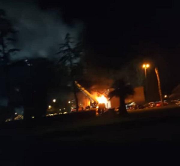 ზუგდიდში, დადიანების სასახლის ეზოში იყო ხანძარი, რომელიც ლიკვიდირებულია