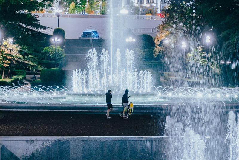 "ორივე ბავშვის მდგომარეობა მძიმეა“ -  ვაკის პარკში, შადრევანში მოზარდებს დენმა დაარტყა: შსს-მ გამოძიება დაიწყო