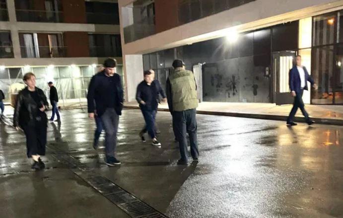 კახა კალაძე მარიტა მეფარიშვილის პანაშვიდზე იმყოფებოდა - თბილისის მერმა გოგონას მშობლებს პირადად მიუსამძიმრა